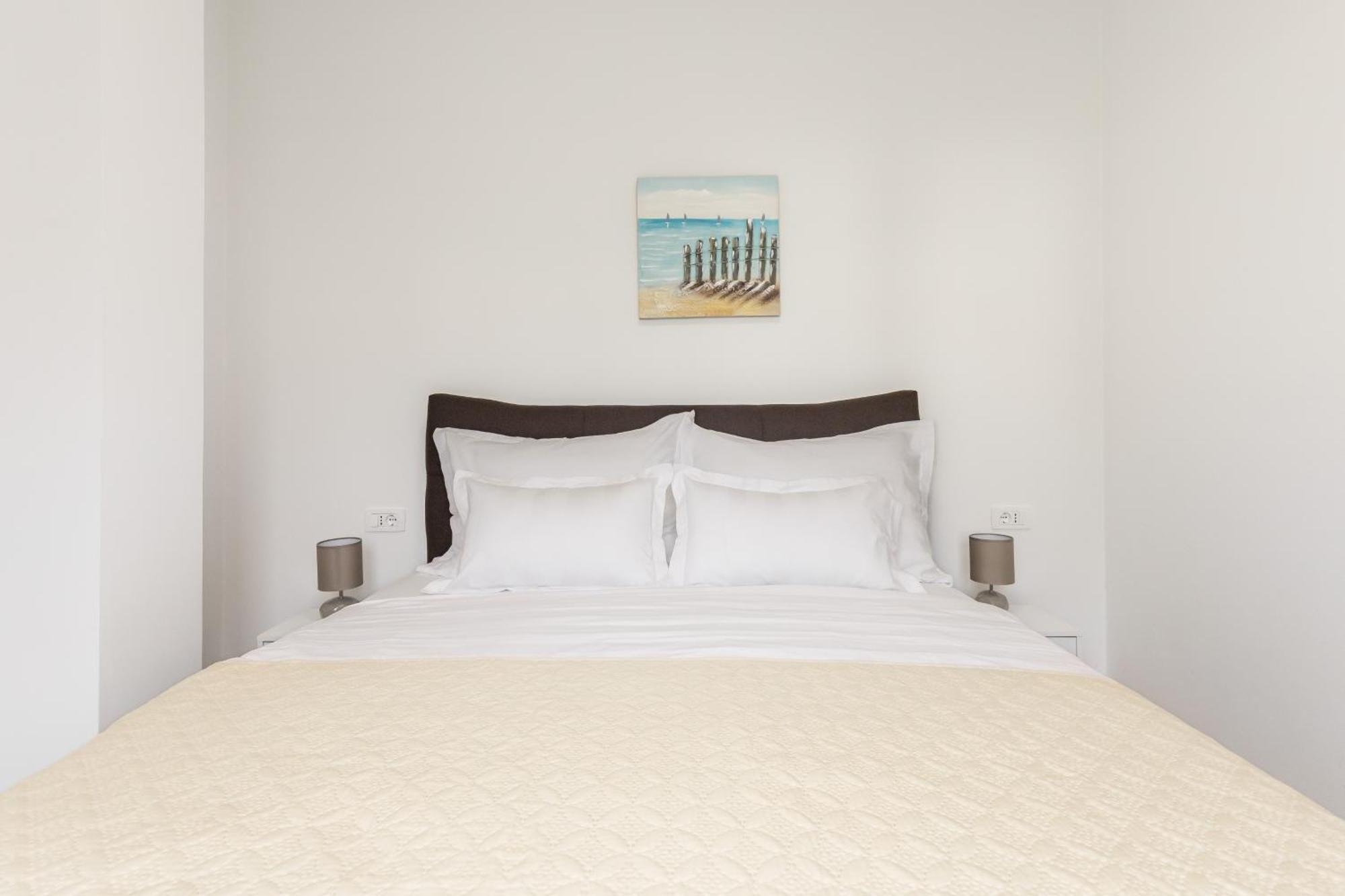 Apartments Villa Salona Sky Room photo