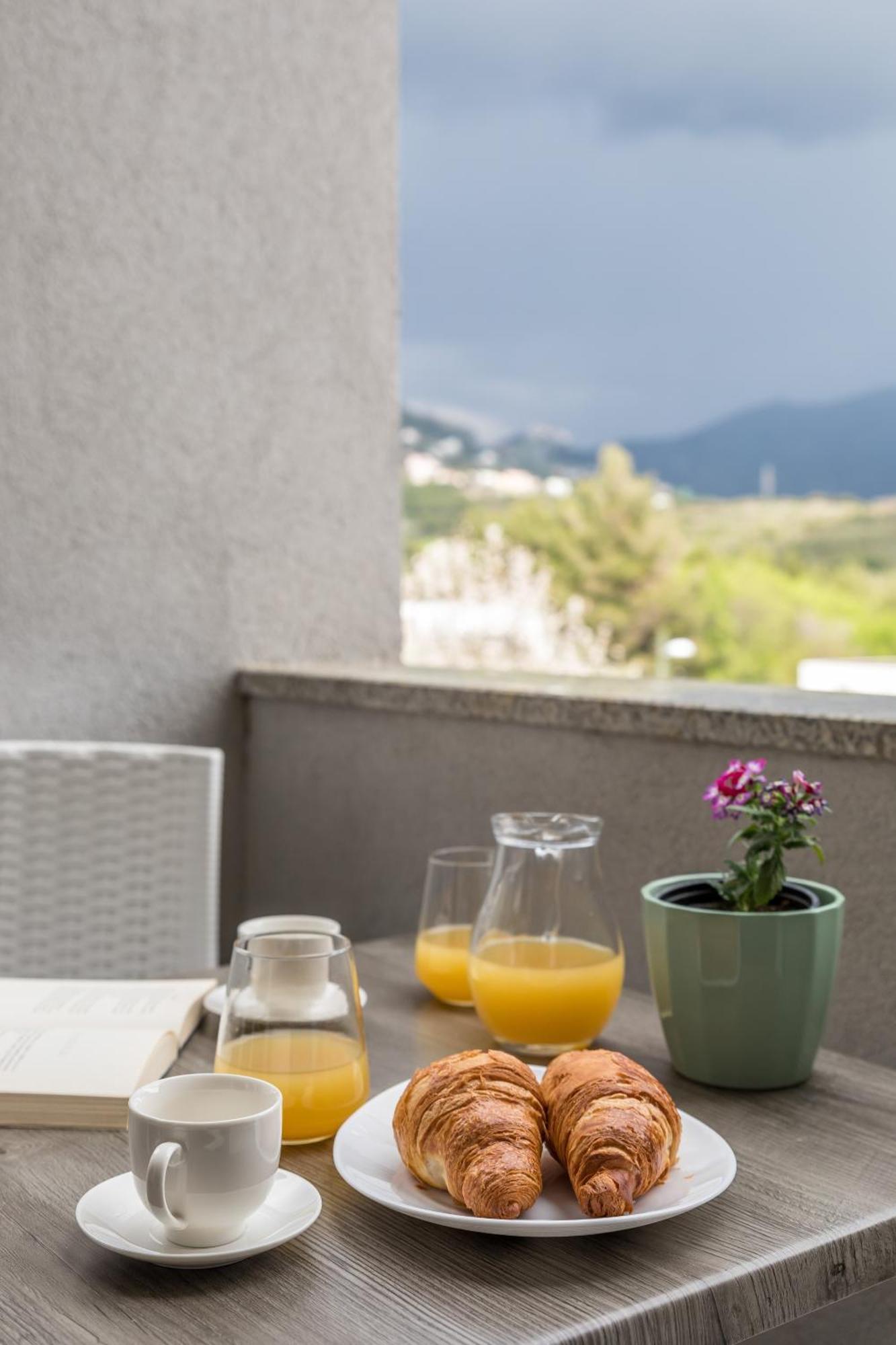 Apartments Villa Salona Sky Room photo